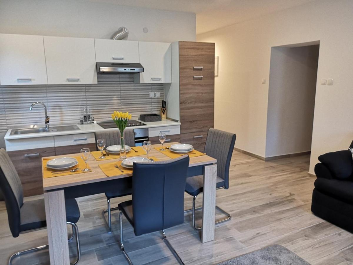 Eugenia Appartement Pula Buitenkant foto