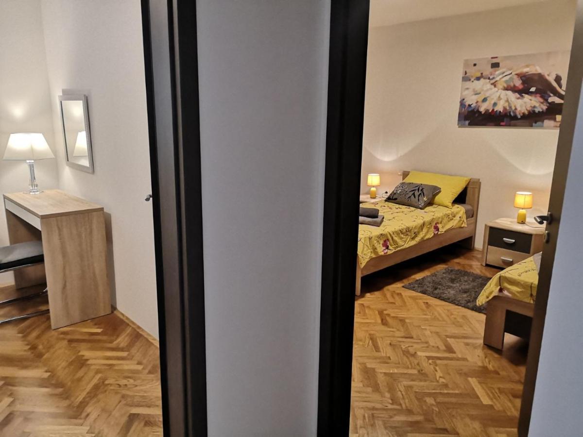 Eugenia Appartement Pula Buitenkant foto