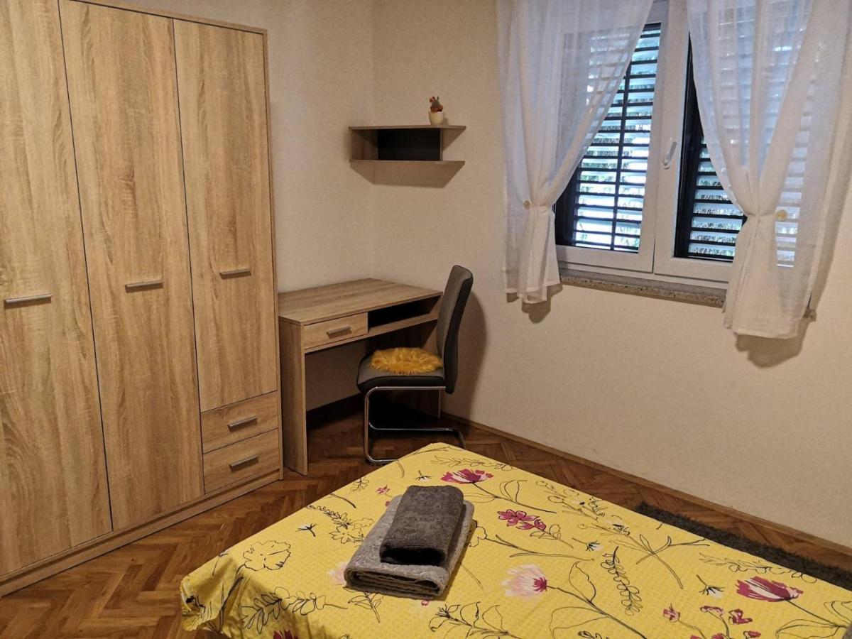 Eugenia Appartement Pula Buitenkant foto