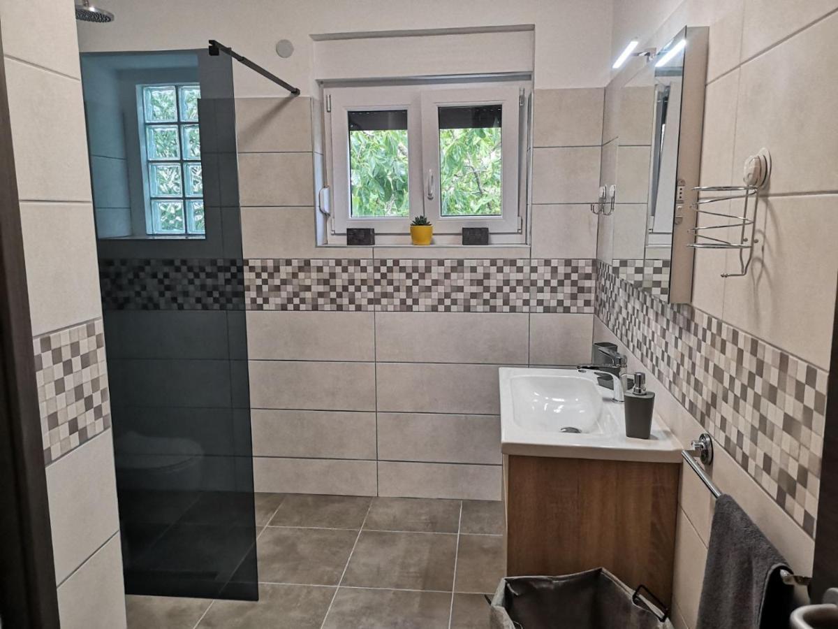 Eugenia Appartement Pula Buitenkant foto