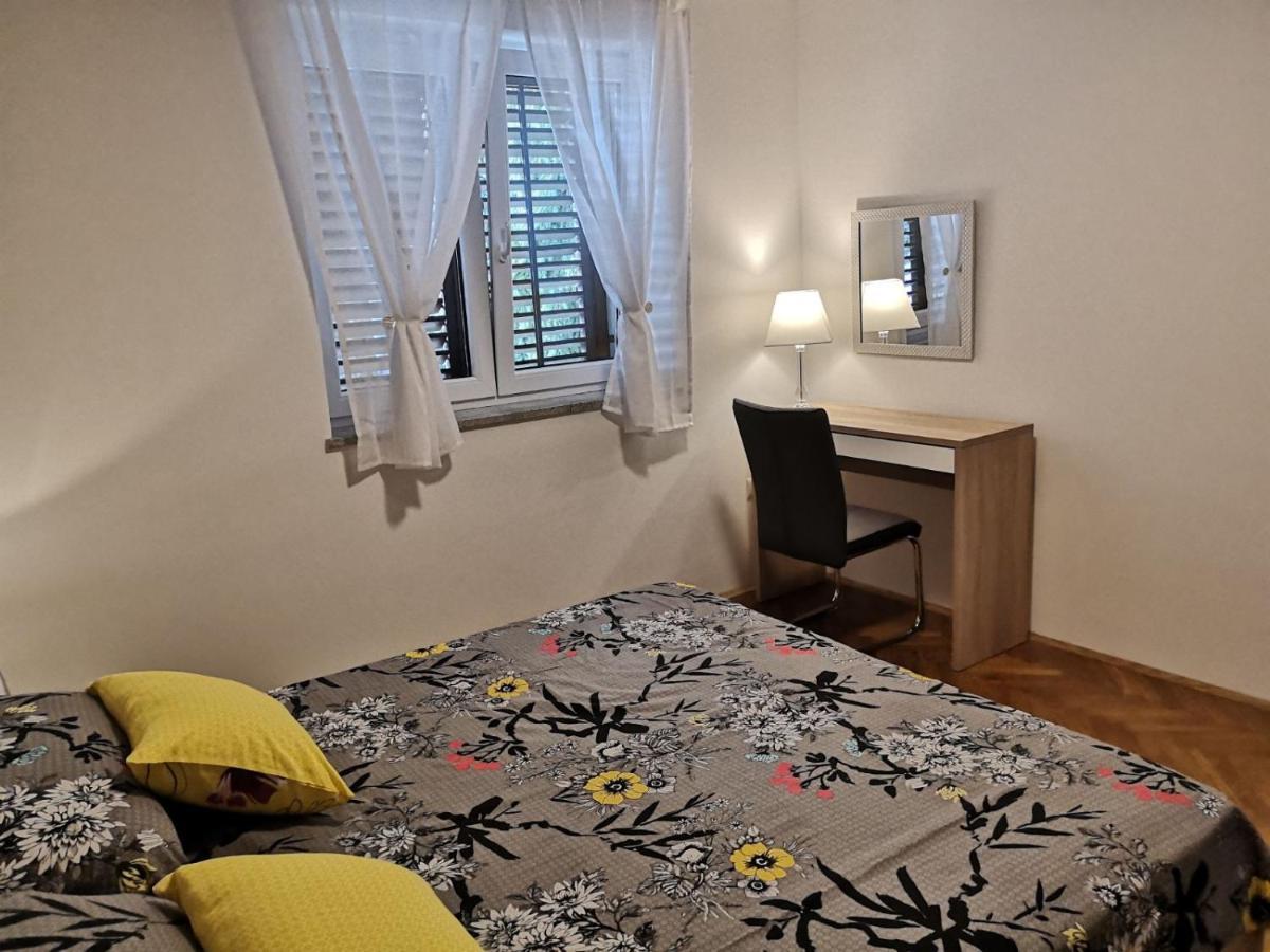Eugenia Appartement Pula Buitenkant foto